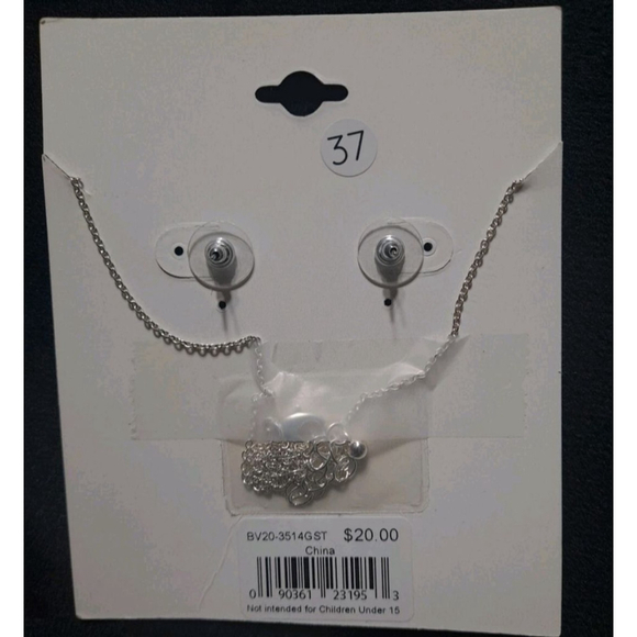 Green Silver Cubic Zirconia Necklace and Earring Set - Picture 5 of 5